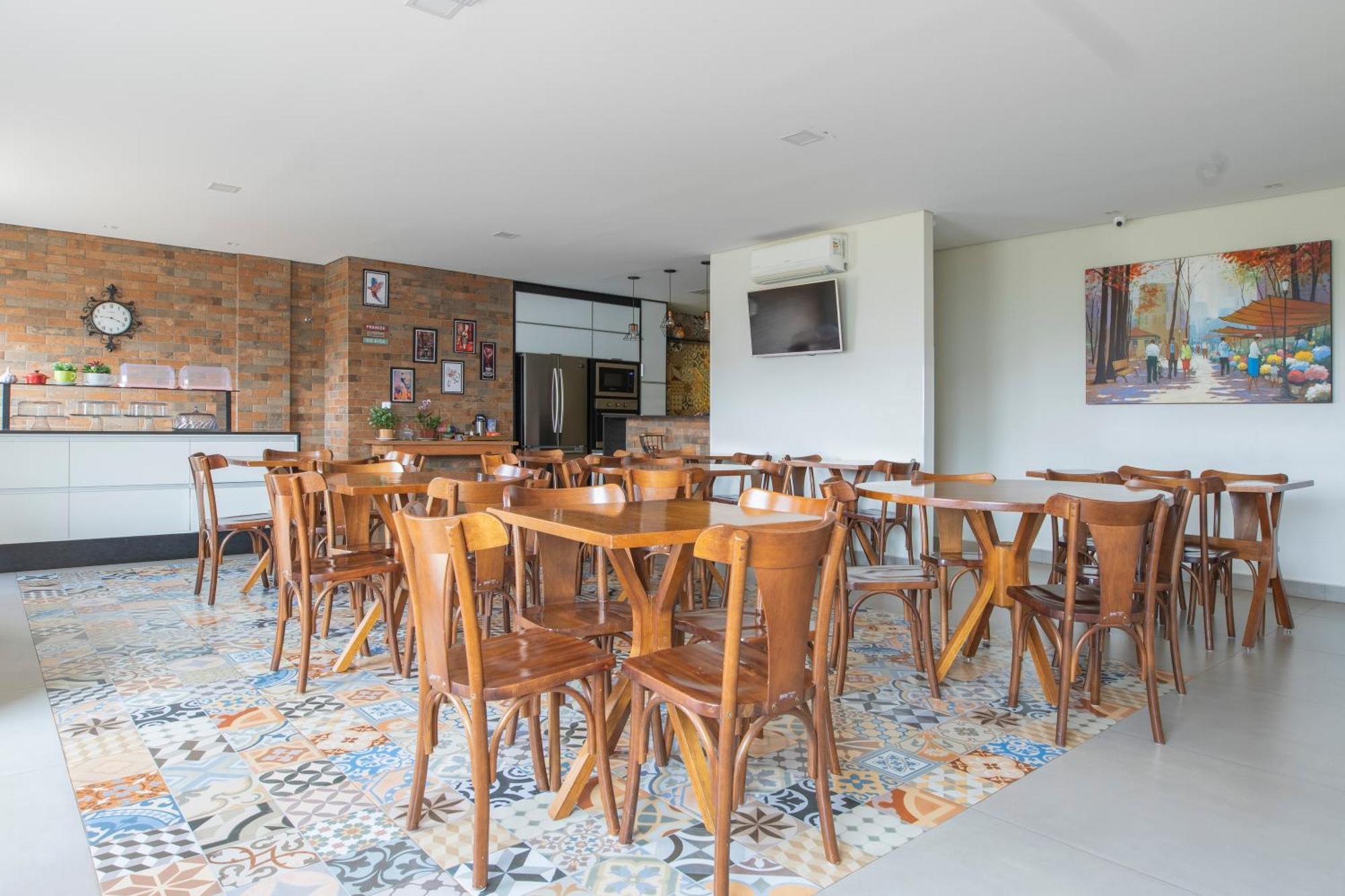 Oyo Tropical Confort Hotel, Brasilia Sao Sebastiao  Экстерьер фото